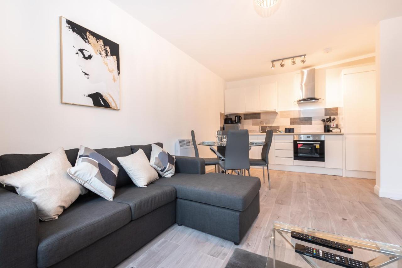 Price - Superb Apartments, Single Beds Or King Size & Sofabed - Amazing Location Close To Mayflower Theatre Free Parking Southampton
