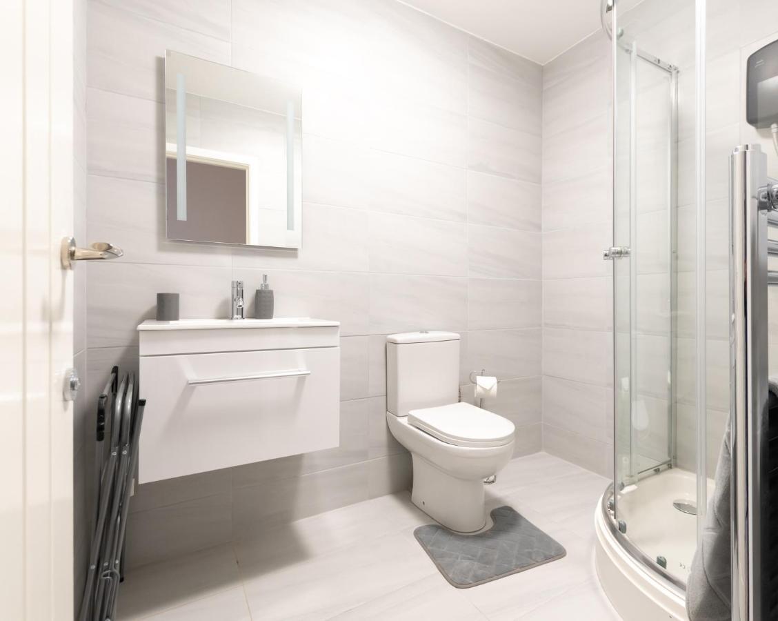 Price - Superb Apartments, Single Beds Or King Size & Sofabed - Amazing Location Close To Mayflower Theatre Free Parking Appartement Southampton