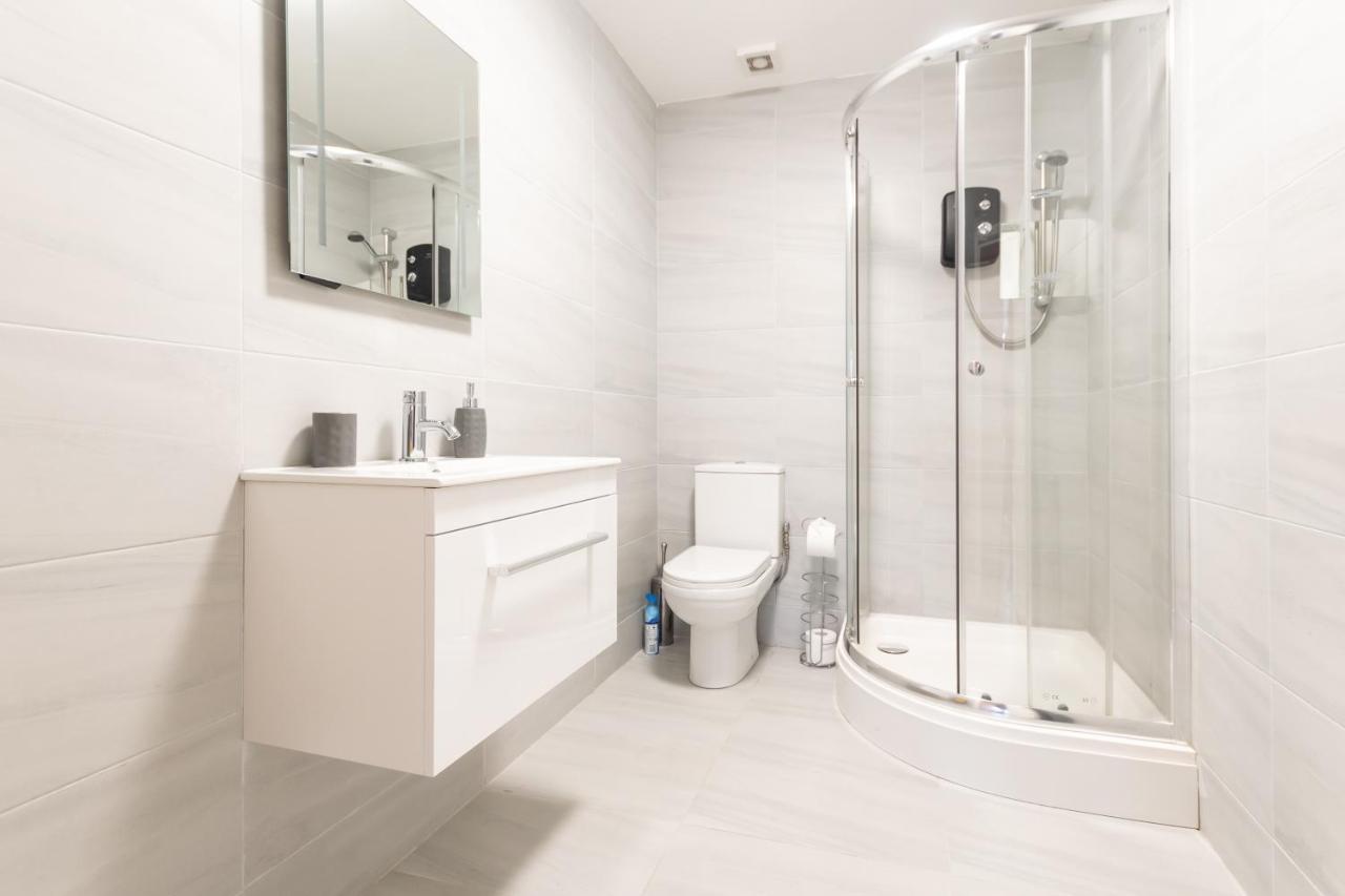Price - Superb Apartments, Single Beds Or King Size & Sofabed - Amazing Location Close To Mayflower Theatre Free Parking * Southampton