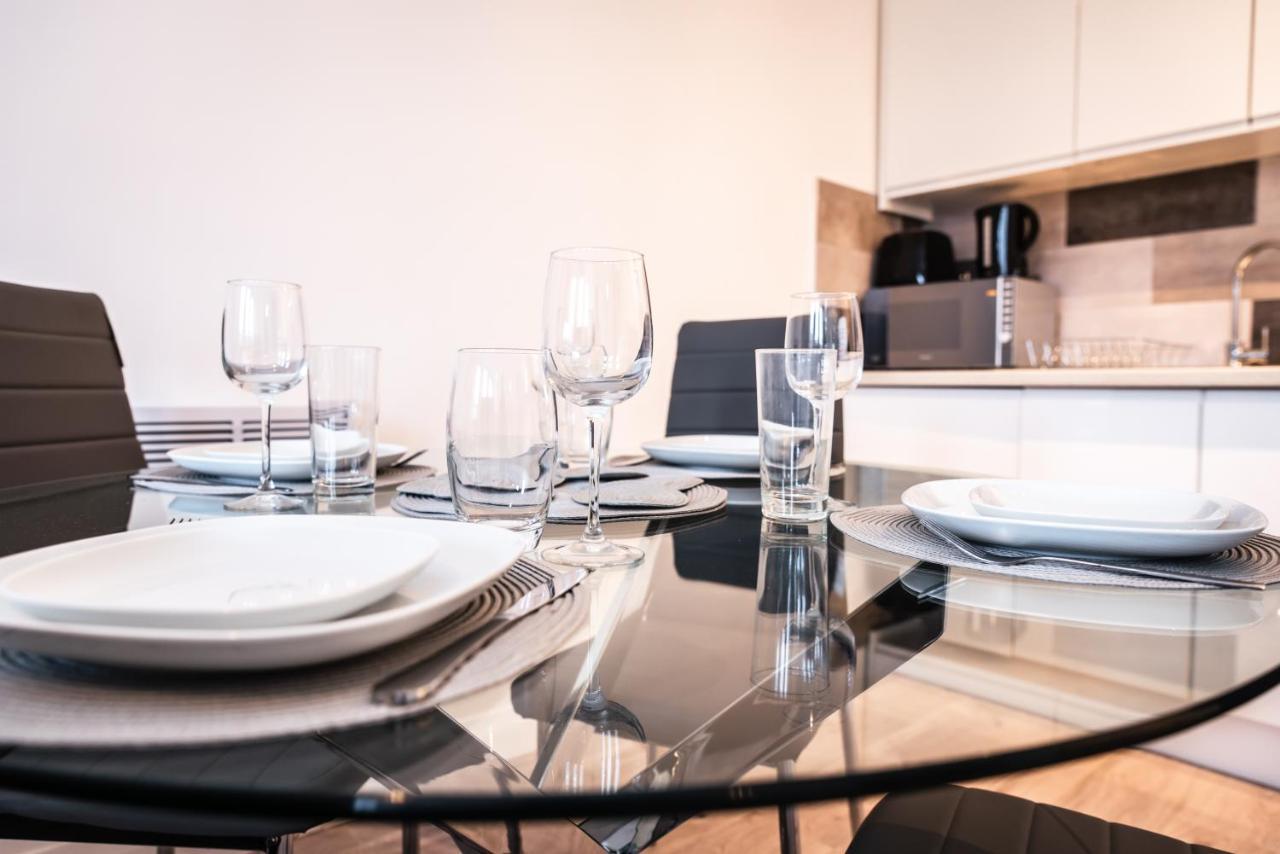 Appartement Price - Superb Apartments, Single Beds Or King Size & Sofabed - Amazing Location Close To Mayflower Theatre Free Parking *